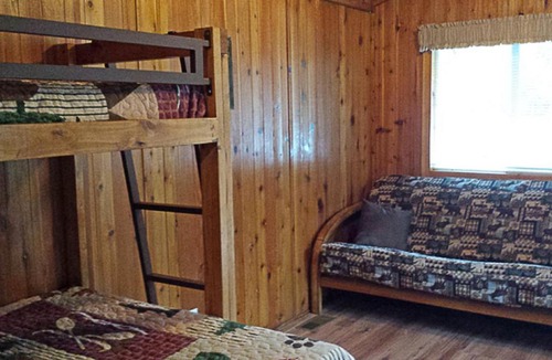 Bow Resort | Mount Vernon Camping Resort Studio Cabin 4