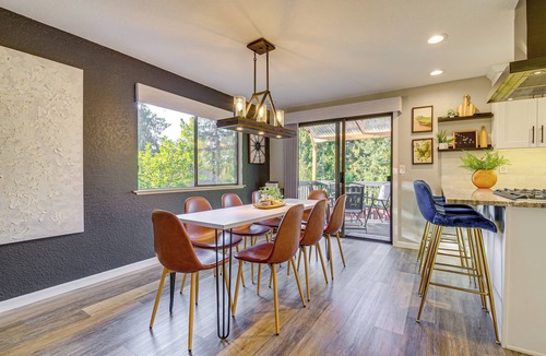 Mount Vernon House | Mount Vernon Home w/Private Hot Tub