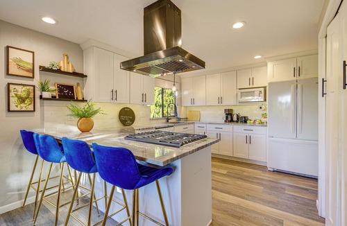 Mount Vernon House | Mount Vernon Home w/Private Hot Tub