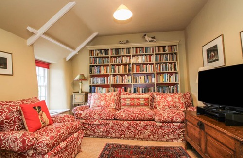 Chysauster Apartment | MOUNT VIEW, pet friendly, character holiday cottage in Penzance