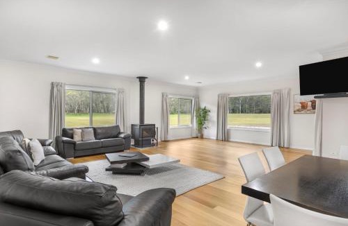 Smoko House | Mountain and River Retreat