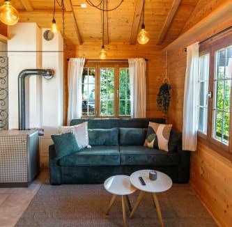 Axalp Apartment | Mountain Apartment - Hot Tub & Sunset Views