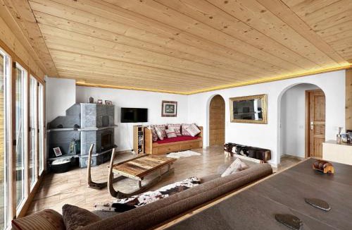 Monteiller Apartment | Mountain Bliss, view and Sauna - Swiss Alps