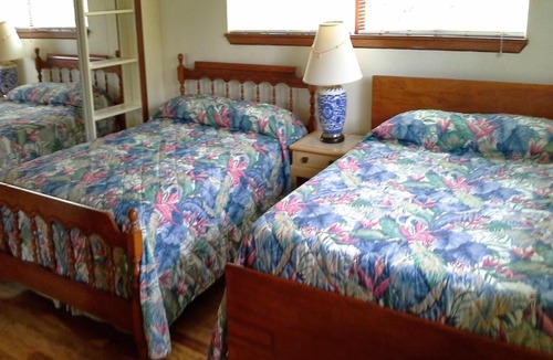 Eden Roc House | Mountain Breeze