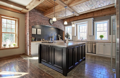 Sainte-Ann-des-Lacs Ski Chalet | Mountain Cottage - Hot tub, Poker & Pool tables