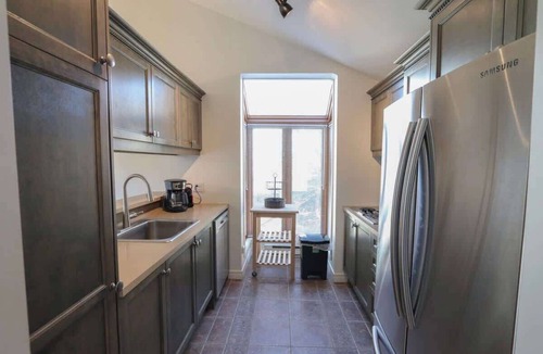 Stoneham House | Mountain, Comfort & Charm | La Perle Alpine