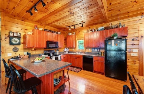 Murphy Cabin | Mountain Cabin Near Town! Amazing Views! DISCOUNTS-7+ Nights, Military & More!
