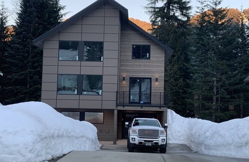 Hyak Cabin | Mountain Cabin