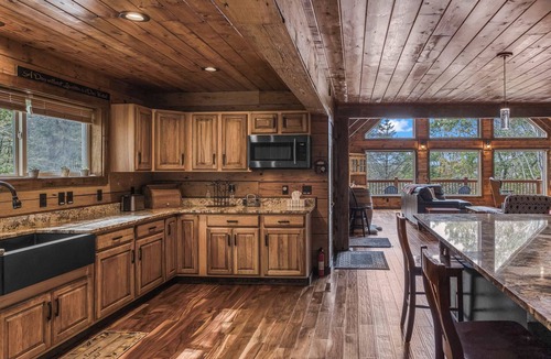 Terra Alta Cabin | Mountain cabin w/deck & lake access