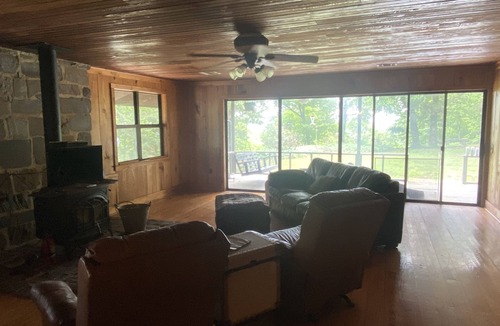 Bates Cabin | Mountain Cabin with camp sites - additional charge