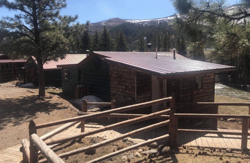 South Fork Cabin | Mountain cabin with river views . Sleeps 6.15 minutes from Wolf Creek Ski Area.