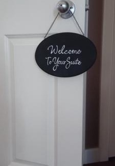 Valley Ridge House | Mountain Calm & Private Ensuite Hosted by Maureen