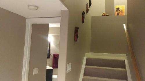 Valley Ridge House | Mountain Calm & Private Ensuite Hosted by Maureen