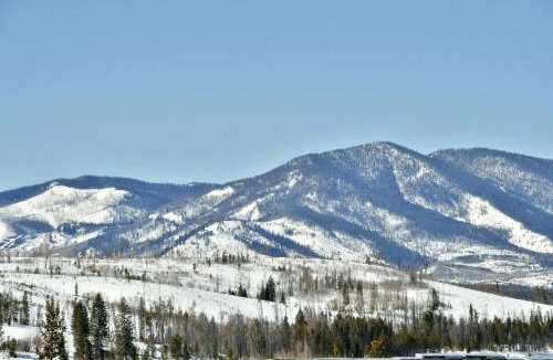Rendezvous House | Mountain Chalet 39 I Private Hot Tub I Great Views I Activity Program