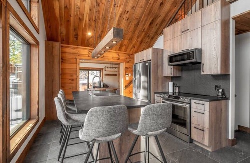Saint-Philemon House | Mountain chalet with a hot tub | Promontoire-29