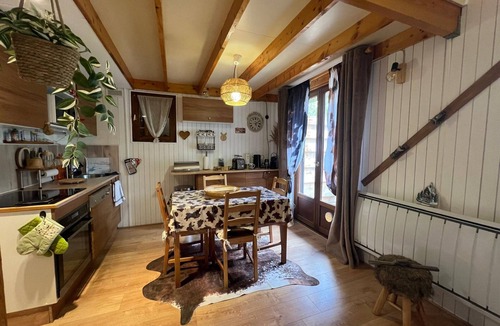 Barcelonnette Ski Chalet | Mountain chalet for 4, terrace near Golf