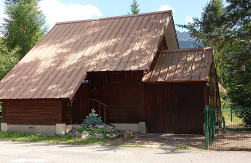 Barcelonnette Ski Chalet | Mountain chalet for 4, terrace near Golf