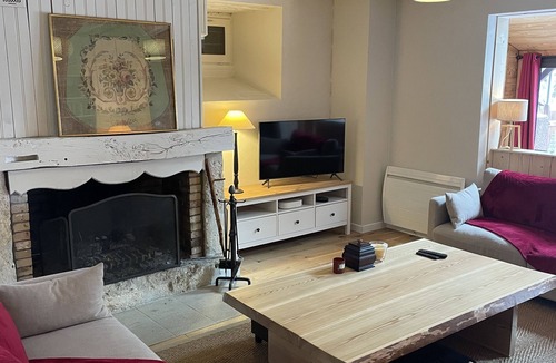 Cadeac Ski Chalet | Mountain chalet