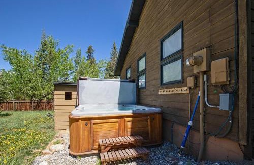 Weisshorn House | Mountain Chalet Just Blocks from Gondola and Main St