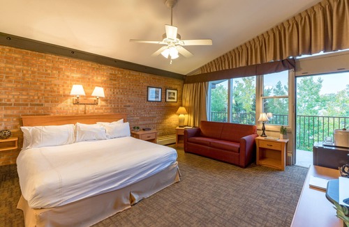 Snowmass Village Hotel | Mountain Chalet Snowmass