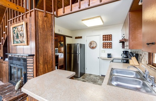 Capon Bridge Ski Chalet | Mountain chalet w/hot tub & fire pit