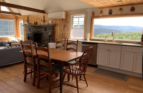 Fleischmanns Ski Chalet | Mountain Chalet with Breathtaking Panoramic Views