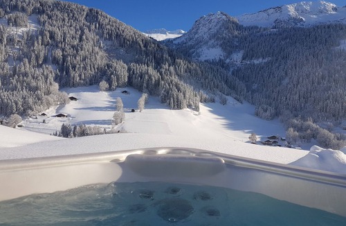 Hauteluce Ski Chalet | Mountain chalet with sauna spa and authenticity