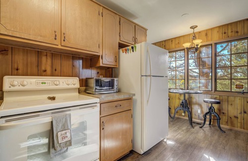 Florissant Ski Chalet | Mountain Chalet with Lake View & Fire Pit