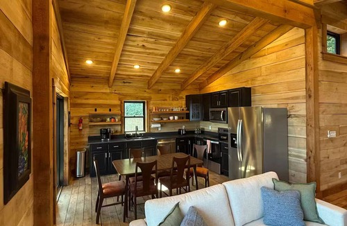 Mountain Creek Cabin | Mountain City Cabin