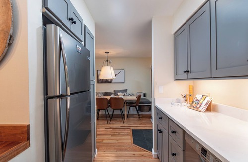 Warren Condo | Mountain condo by Sugarbush w/fireplace