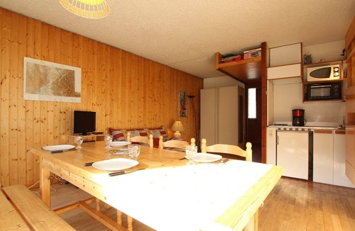 Chantemerle Apartment | Mountain corner studio for 4, Chantemerle - Private parking