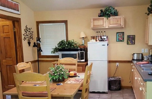 Lake Arrowhead Apartment | Mountain Cottage Serenity Surrounded by Majestic Forests 5 min to Lake Arrowhead