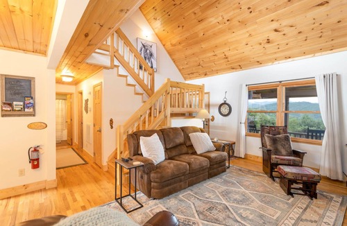 Fleetwood Cottage | Mountain Cottage with Long-Range Views