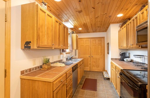 Fleetwood Cottage | Mountain Cottage with Long-Range Views