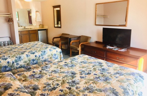 Branson West Hotel | Mountain Country Inn