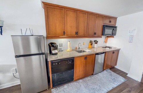 Vernon Condo | Mountain Creek Resort Stay Modern Condo at The Appalachian #330
