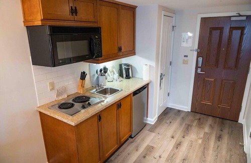 Vernon Hotel | Mountain Creek