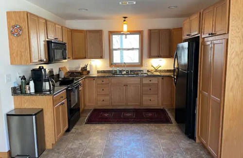 Cattail Creek Cabin | Mountain Creekside Retreat