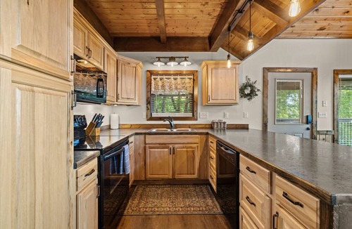 Jasper Cabin | Mountain Crest Cabin-Relaxing Vacation in Jasper