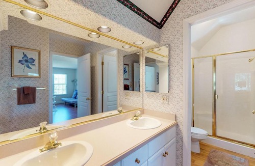 Groveland House | Mountain Crest