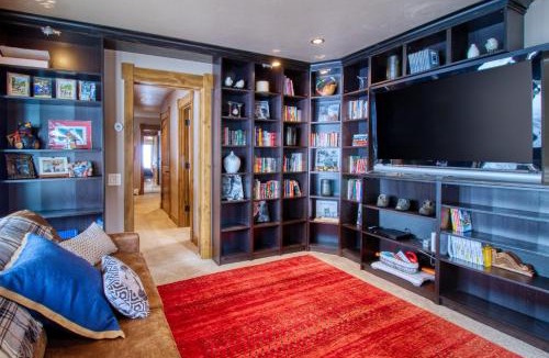 Warrior's Mark West House | Mountain Dream