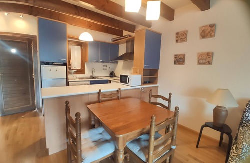 Villanua Apartment | Mountain Duplex for 4 Guests with Parking in Villanúa
