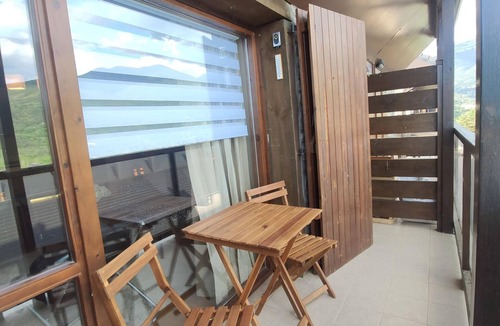 Villanua Apartment | Mountain Duplex for 4 Guests with Parking in Villanúa