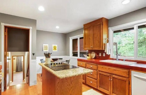 Sandy Cabin | Mountain Escape, Game Room, BBQ, Fireplace, Sleeps 8