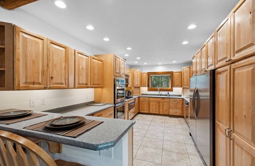 Victor House | Mountain Escape Lodge