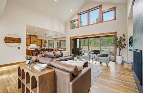 Sunriver House | Mountain Escape with Access to Exclusive Golf