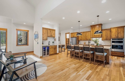 Sunriver House | Mountain Escape with Access to Exclusive Golf