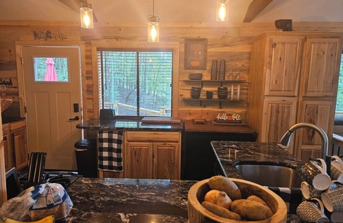 Murphy Cabin | Mountain escape with breathtaking views! 15 Min to 2 Whitewater Rafting Rivers!