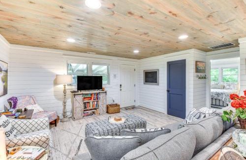 Clarkesville House | Mountain Escape with Gas Grill Near Lake Burton!
