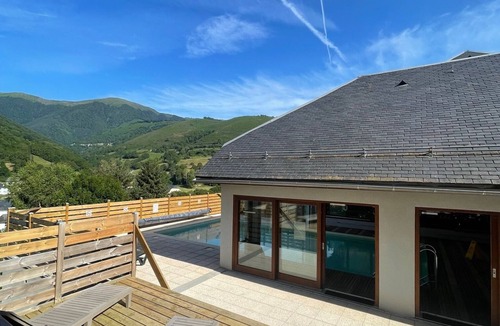 Arreau Apartment | Mountain-facing apartment - close to town center